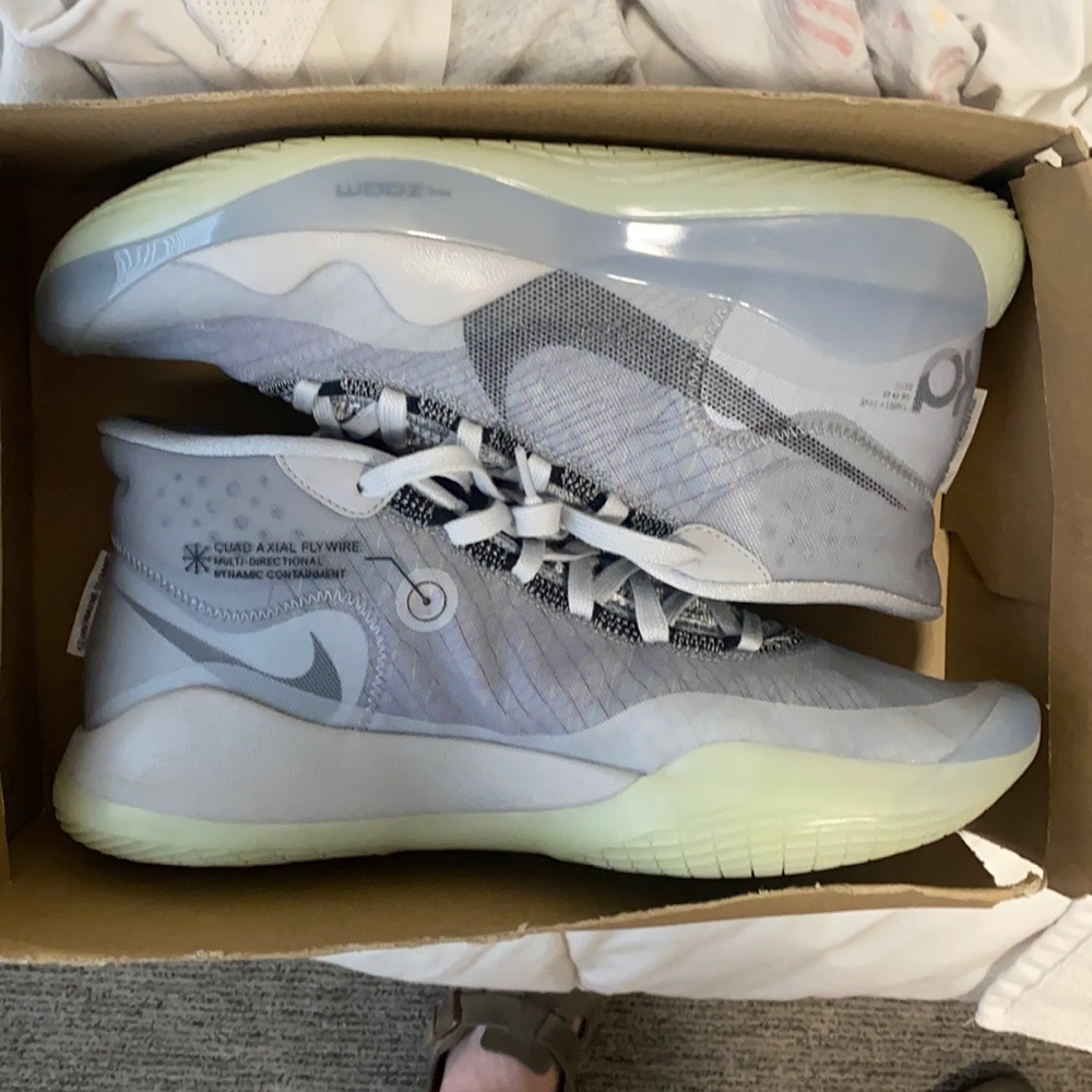 KD 12 “wolf grey”